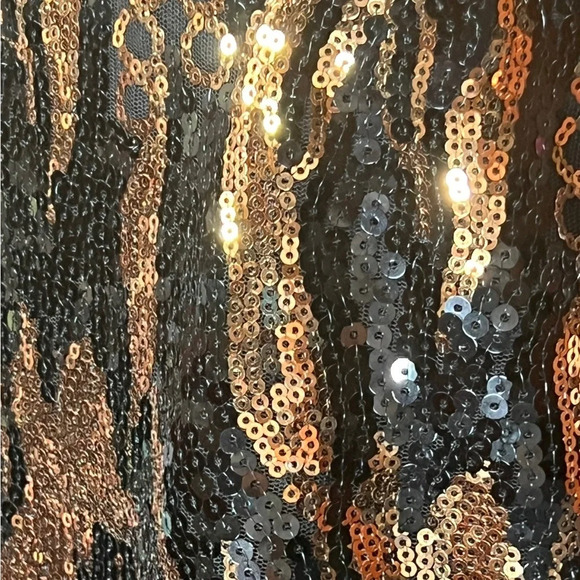 Cable & Gauge Black & Copper Tiger Striped Sequin Halter Top - Picture 3 of 8